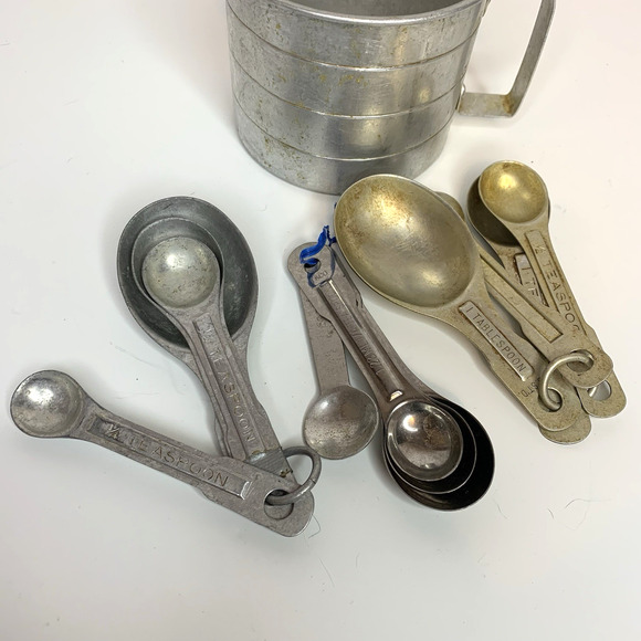 Vintage Aluminum Graduated Measuring Cup And Measuring Spoon Sets Primitive - Picture 2 of 10